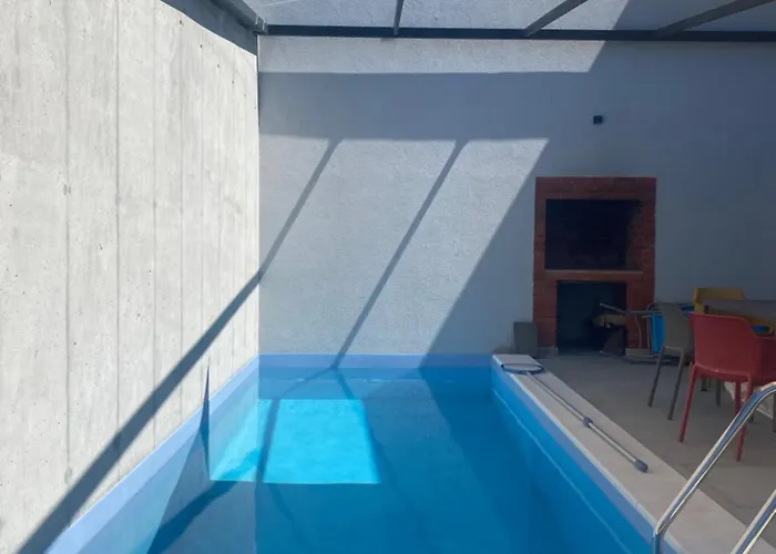 Marisari Willa Lastovo