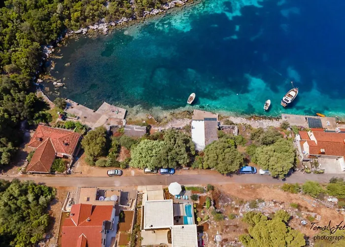 Willa Marisari Lastovo